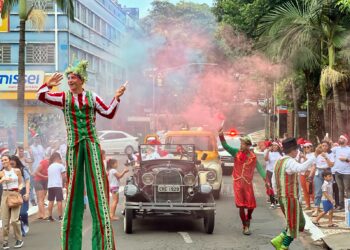 Avenida Brasil já se enfeitou para o Natal em Foz