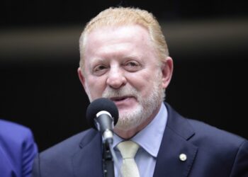 Audiência pública proposta por Vermelho vai passar a limpo o transporte aéreo brasileiro