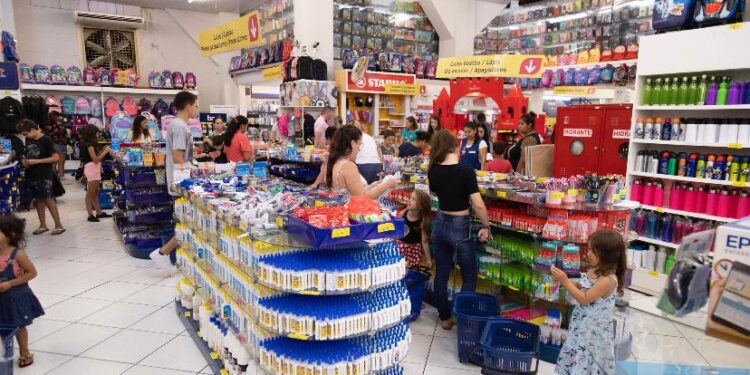 Prefeitura está credenciando empresas para a compra de R$ 6,3 milhões em material escolar