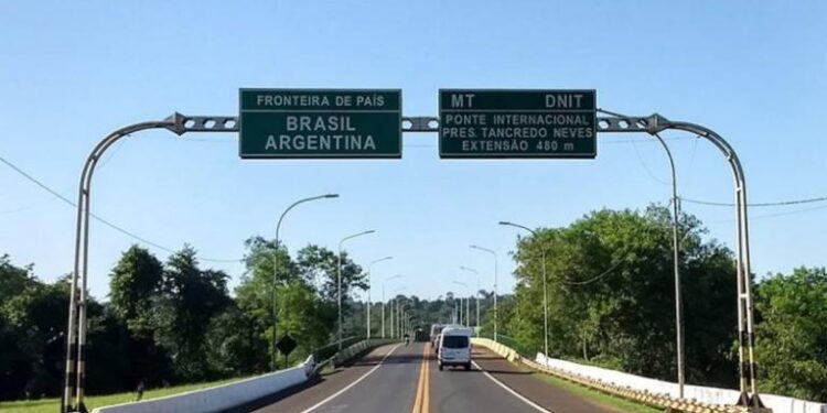 COMTUR questiona fim do acordo de transporte turístico entre Foz e Puerto Iguazú