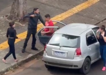 Cinegrafista amador registra assalto no centro de Foz; carro roubado foi recuperado