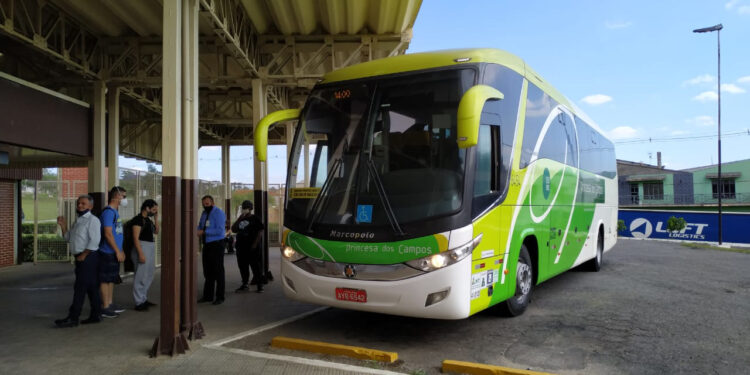 Lei que garante gratuidade de passagens para idosos nos ônibus intermunicipais é sancionada pelo governador