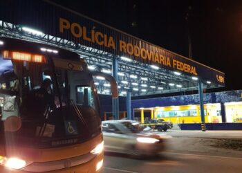 PRF acompanha deslocamento de torcidas para a final da Libertadores em Buenos Aires