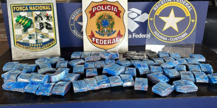 Carga com aproximadamente 400 pen drives é apreendida na Ponte da Amizade