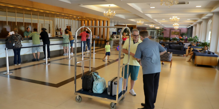 Destino global: Foz do Iguaçu terá dezembro e janeiro de hotéis e comércio cheios