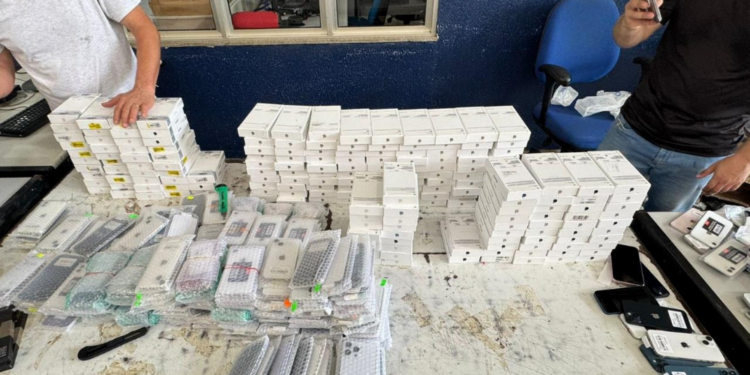 Homem é preso transportando carga de celulares avaliada em mais de R$ 1 milhão