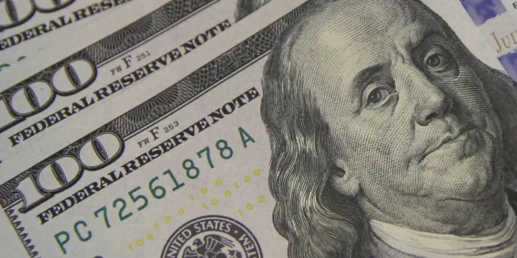 Dólar sobe para R$ 6,08 e bate recorde no Plano Real