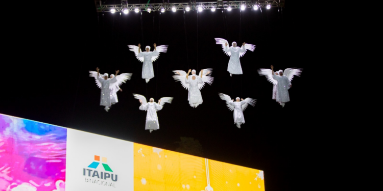“Uma Noite Antes do Natal” encanta o público no Gramadão; veja imagens