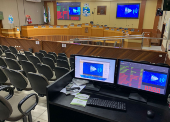 Câmara implanta sistema para vereadores votarem sem estarem presentes na sessão