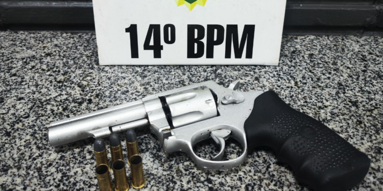 Assaltante é baleado por vítima e preso pela Polícia Militar na Vila Portes