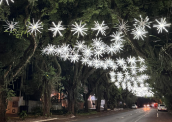 “Rua mais bonita da cidade”, Avenida Pedro Basso será iluminada para Natal