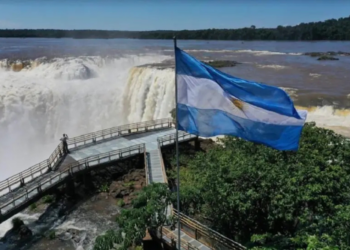 Argentina anuncia reabertura da passarela da Garganta do Diabo para esta quinta (12)