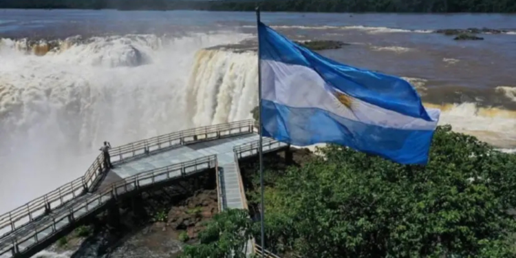 Argentina anuncia reabertura da passarela da Garganta do Diabo para esta quinta (12)