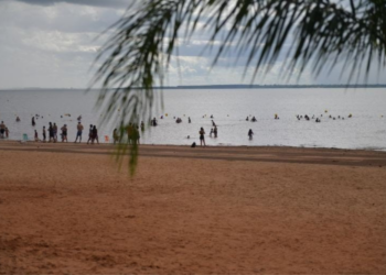 Boletim do IAT diz que verão começou com as praias da Costa Oeste aptas para banho