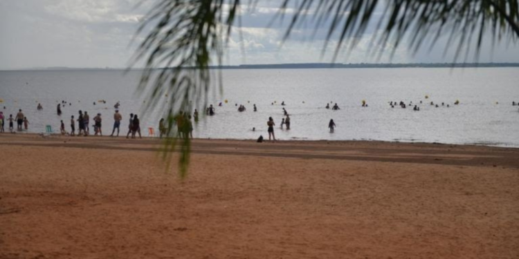 Boletim do IAT diz que verão começou com as praias da Costa Oeste aptas para banho