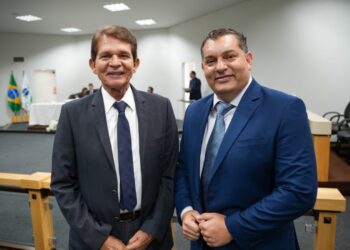 Prefeito, vice e vereadores são diplomados em Foz do Iguaçu