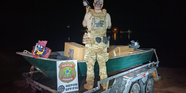 Embarcação que transportava 5 Kg de cocaína é apreendida pela PF no Lago de Itaipu