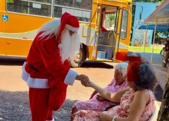 Natal Solidário: Colaboradores da VISAC entregam 760 quilos de alimentos ao Lar dos Velhinhos