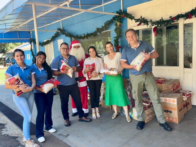 Natal Solidário: Colaboradores da VISAC entregam 760 quilos de alimentos ao Lar dos Velhinhos