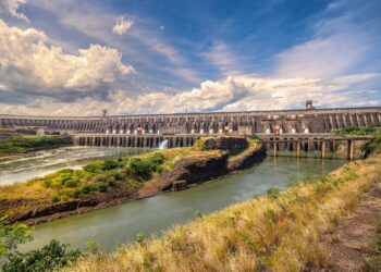 Bônus Itaipu vai aliviar a conta de luz de 78 milhões de brasileiros