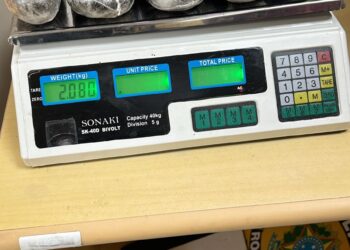 Homem que transportava 2 kg de haxixe em fundo falso na moto é preso na Ponte da Amizade