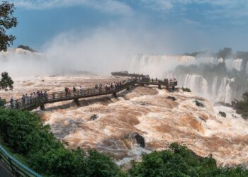 Em 2024 brasileiros marcaram a maior visitação da história no Parque Nacional do Iguaçu