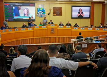 Mesa diretora propõe criação de novos cargos que vão gerar gastos de R$ 2,5 milhões na Câmara