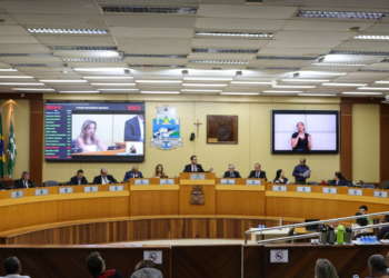 Com salários acima de R$ 10 mil, Câmara aprova criação de quatro novos cargos