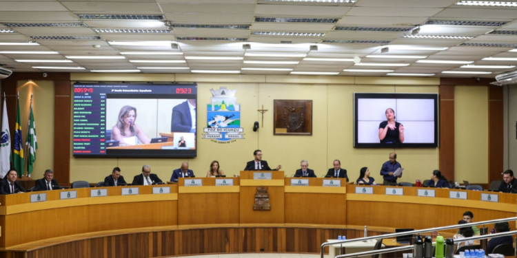 Com salários acima de R$ 10 mil, Câmara aprova criação de quatro novos cargos