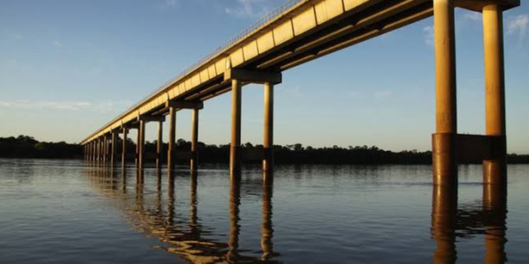 Ministério dos Transportes leiloa ponte que liga Brasil e Argentina nesta terça (7) em Foz do Iguaçu