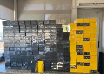 PRF apreende cigarros de luxo, equipamentos automotivos e celulares avaliados em R$ 470 mil