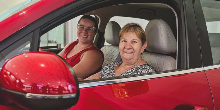 Conheça a feliz ganhadora do carro na promoção de Natal do Shopping Catuaí Palladium