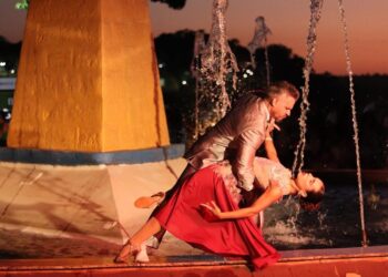 Cada horário reserva uma surpresa aos visitantes no Marco das 3 Fronteiras