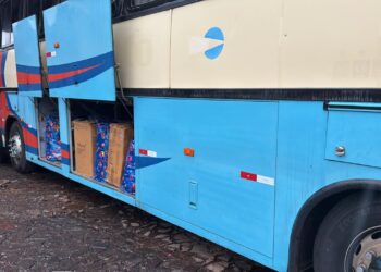 Fiscalização em três ônibus de turismo resulta em R$ 700 mil em mercadorias apreendidas