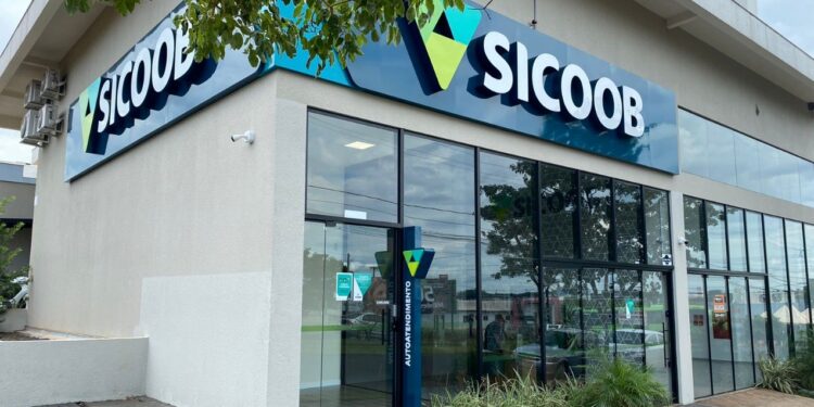 Sicoob agiliza trâmite de documentos com uso de IA