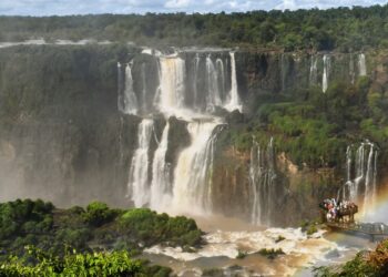 Até domingo (02), visitantes podem desfrutar do horário ampliado do Parque Nacional do Iguaçu