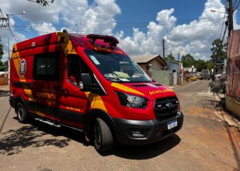 PM à paisana impede ação de três assaltantes a uma van de mercadorias na BR-277