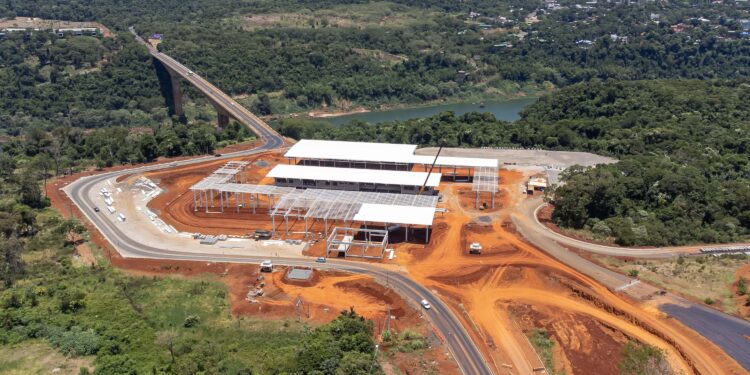Obras da Perimetral Leste atingem 56% de execução, informa DER