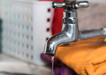 Melhorias na rede de água podem afetar abastecimento na terça (28), em Foz; confira os bairros