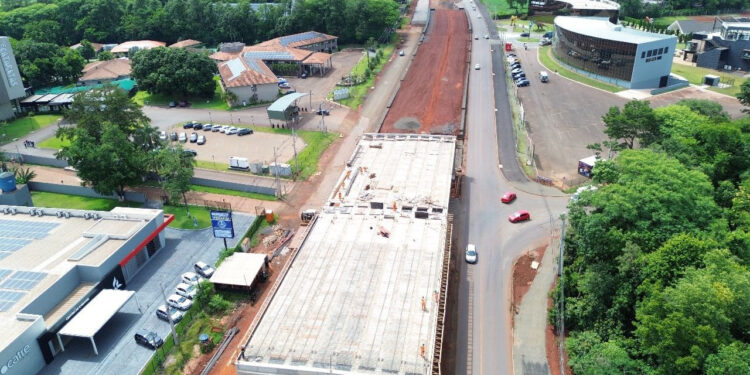 Obras na Rodovia das Cataratas atingem 42,4% de execução com serviços em todo o trecho
