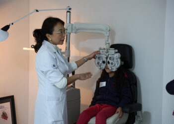 Hospital de Olhos de Cascavel atende 300 crianças em projeto social; miopia e astigmatismo foram as disfunções mais diagnosticadas