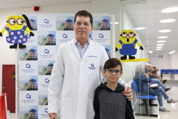 Hospital de Olhos de Cascavel atende 300 crianças em projeto social; miopia e astigmatismo foram as disfunções mais diagnosticadas
