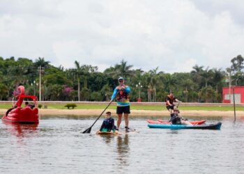 Na região Oeste, moradores e turistas aproveitam o verão nas prainhas do Lago de Itaipu