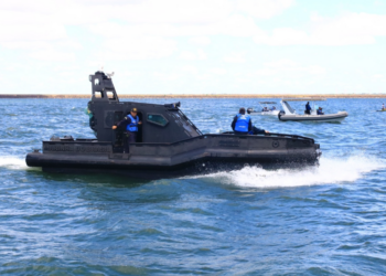 Marinha apreende 19 embarcações irregulares no Rio Paraná e notifica mais de 130