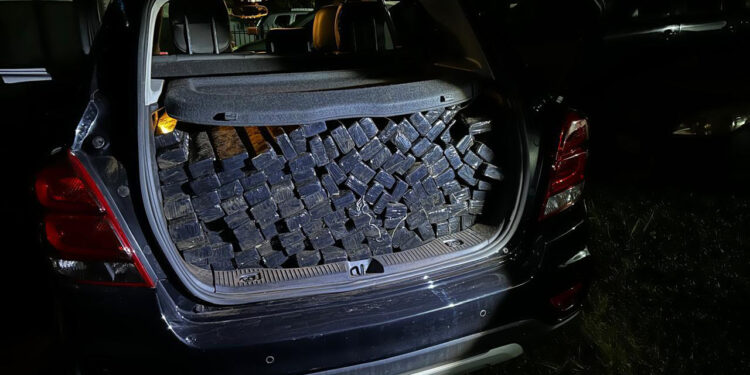 Três homens de grupo envolvido com transporte de drogas são presos na região