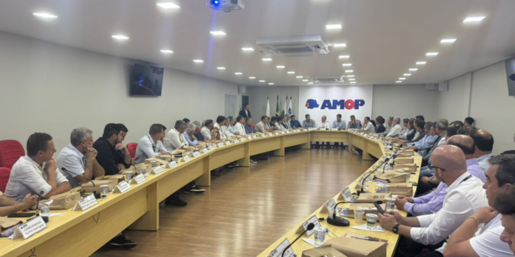 Foz do Iguaçu retorna à AMOP após 24 anos e reforça integração regional