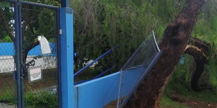 Temporal atinge região do Morumbi, causa destelhamento e deixa moradores sem energia