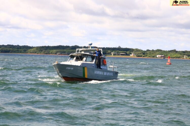 Marinha apreende 19 embarcações irregulares no Rio Paraná e notifica mais de 130