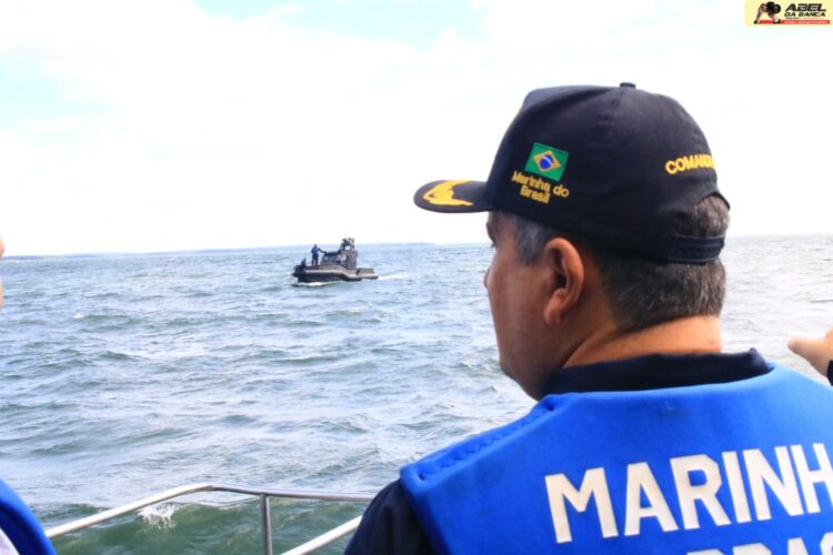 Marinha apreende 19 embarcações irregulares no Rio Paraná e notifica mais de 130