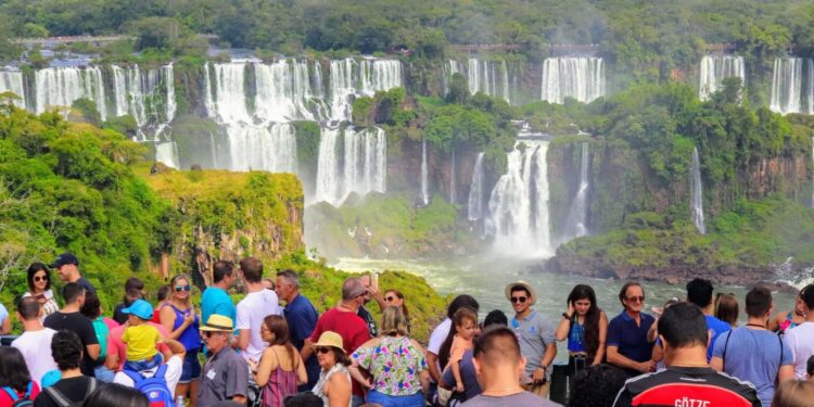Parque Nacional do Iguaçu fecha janeiro com 234 mil visitantes